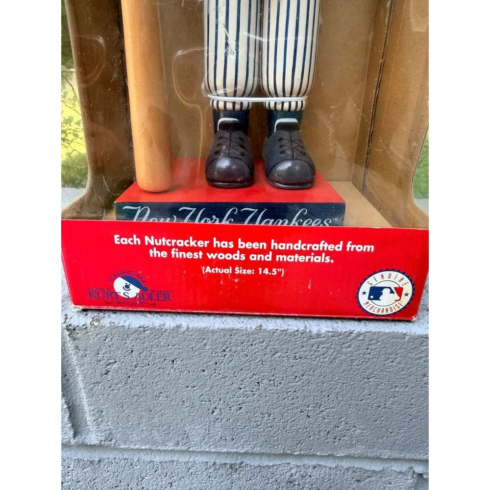 Kurt Adler New York Yankees MLB Nutcracker 14.5